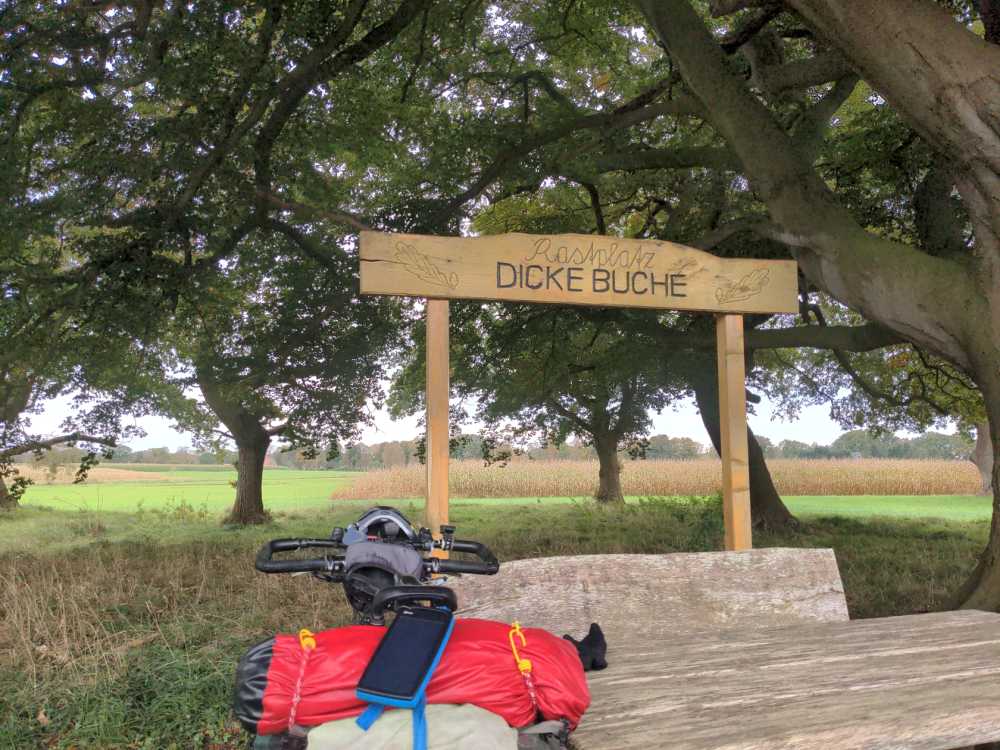 Radreise Nordsee -Fedderwaddersiel, Bremerhafen, Wattenmeer Containerwschiffe Fischerboote , Wesermündung, Fischerhavn, Ebbe, Flut, Fischerdorf, Zelten mit Meerblick 
