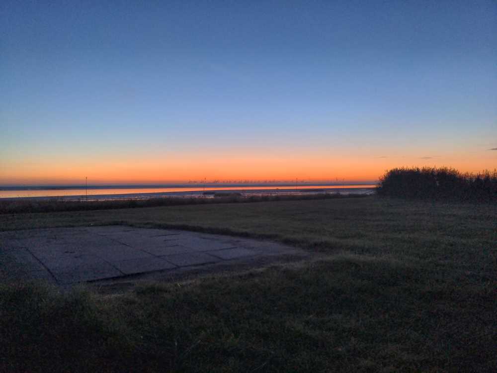 Radreise Nordsee -Fedderwaddersiel, Bremerhafen, Wattenmeer Containerwschiffe Fischerboote , Wesermündung, Fischerhavn, Ebbe, Flut, Fischerdorf, Zelten mit Meerblick 