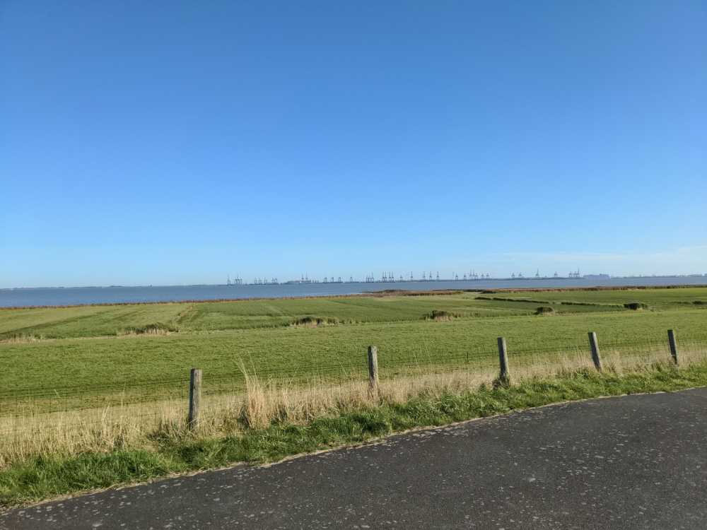 Radreise Nordsee -Fedderwaddersiel, Bremerhafen, Wattenmeer Containerwschiffe Fischerboote , Wesermündung, Fischerhavn, Ebbe, Flut, Fischerdorf, Zelten mit Meerblick 