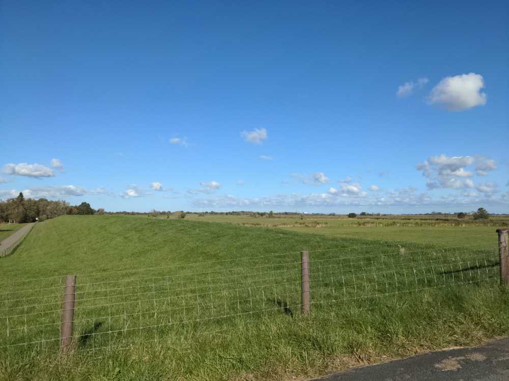 Radreise Nordsee -Fedderwaddersiel, Bremerhafen, Wattenmeer Containerwschiffe Fischerboote , Wesermündung, Fischerhavn, Ebbe, Flut, Fischerdorf, Zelten mit Meerblick 