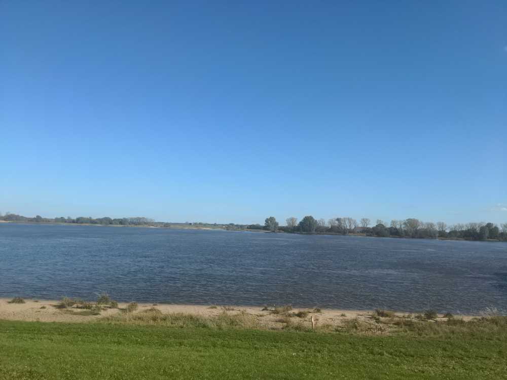 Radreise Nordsee -Fedderwaddersiel, Bremerhafen, Wattenmeer Containerwschiffe Fischerboote , Wesermündung, Fischerhavn, Ebbe, Flut, Fischerdorf, Zelten mit Meerblick 