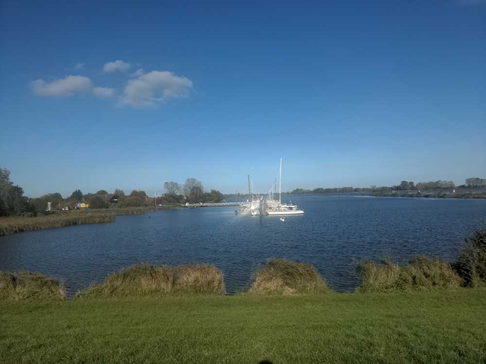 Radreise Nordsee -Fedderwaddersiel, Bremerhafen, Wattenmeer Containerwschiffe Fischerboote , Wesermündung, Fischerhavn, Ebbe, Flut, Fischerdorf, Zelten mit Meerblick 