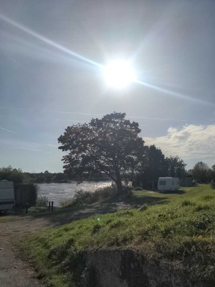 Weser - Horstedt Stolzenau erste Hügel tauchen auf