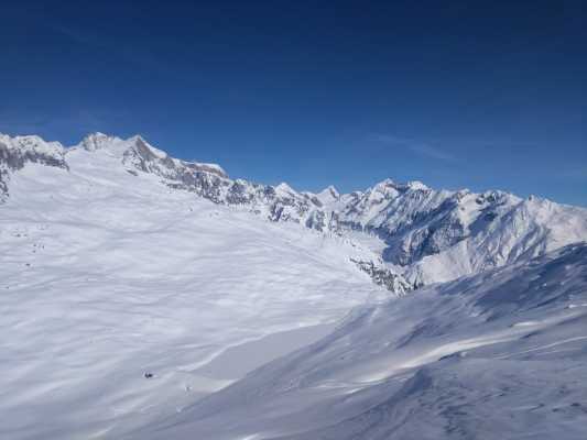Alteschgletscher und Fieschergletscher Marjälen Stausee und Bach, Gletscherstübli